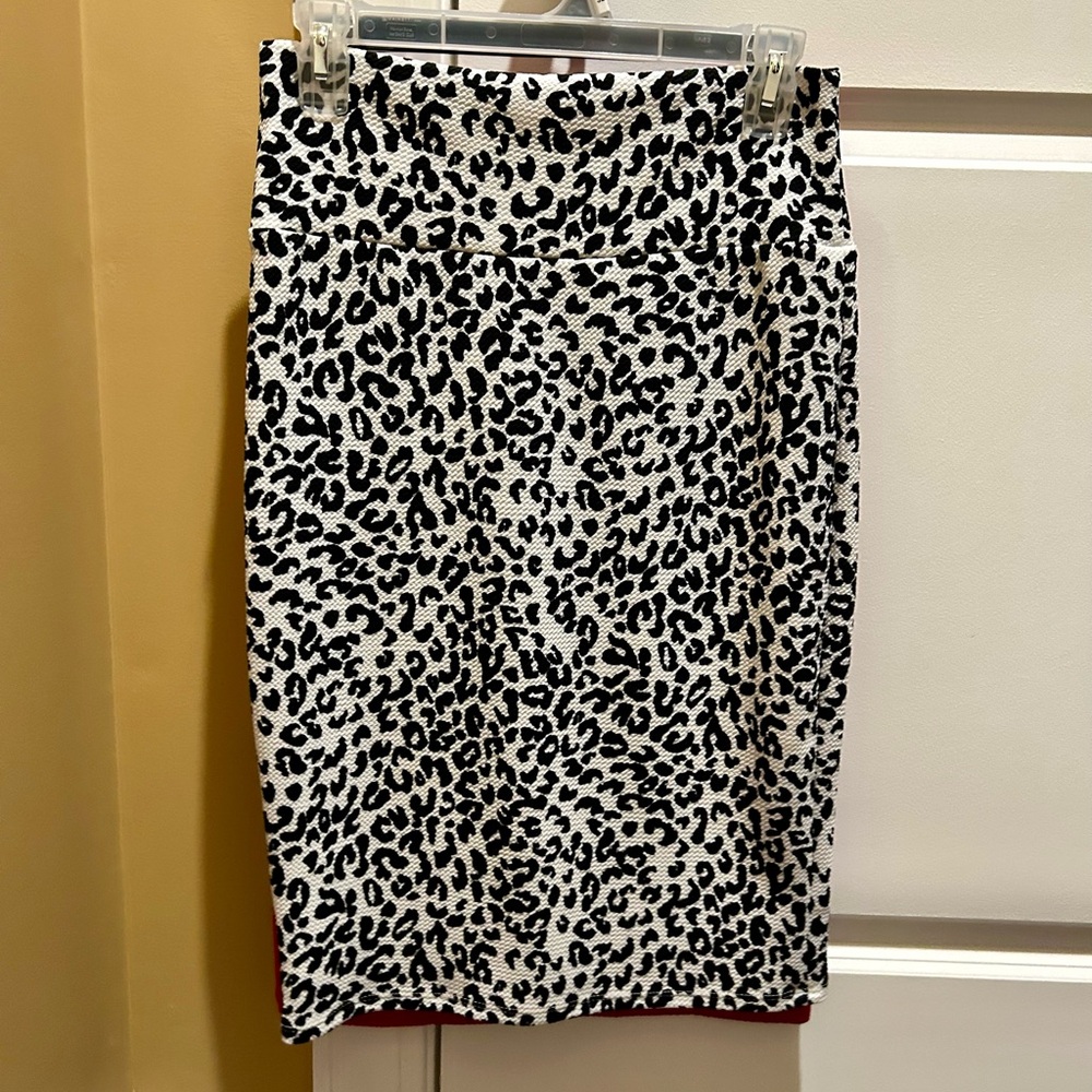 Size S LuLaRoe Cassie pencil skirt